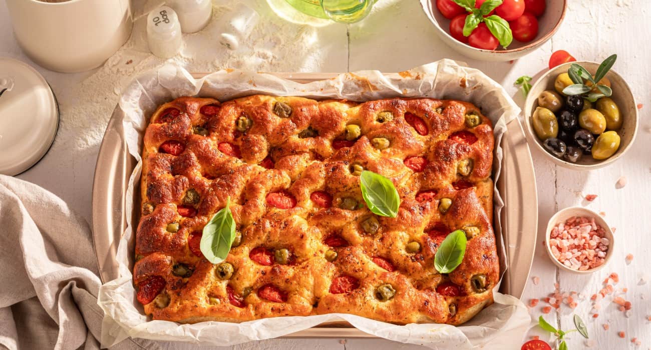 Receita de focaccia perfeita e versões para vários gostos